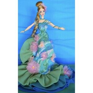 ❌ 1997 Claude Monet "Water Lily" Barbie Doll ❌ stand Included❌